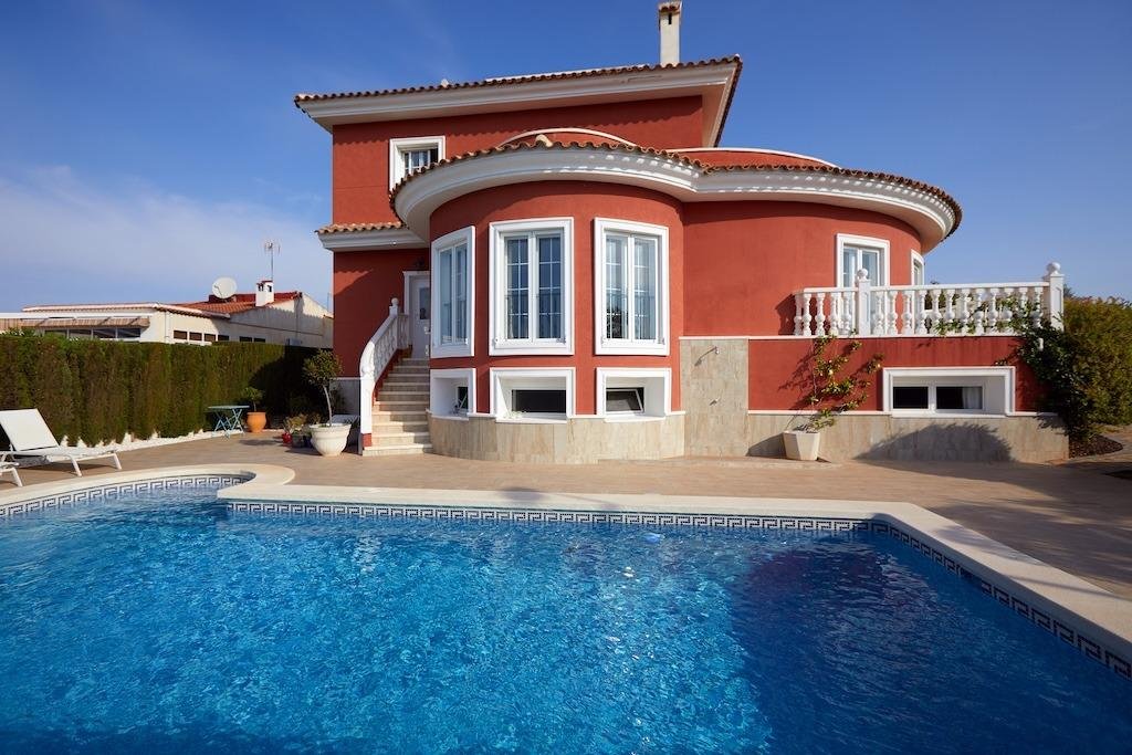 5 Bedroom 4 Bathroom Villa in Rojales - Caza De Casa