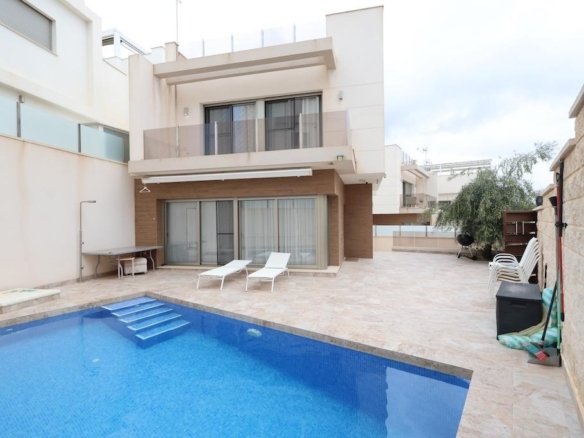 3 Bedroom 3 Bathroom Villa in Orihuela Costa - Caza De Casa