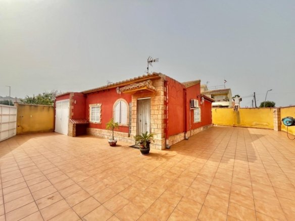 2 Bed 1 Bath Villa in Torrevieja - Caza De Casa