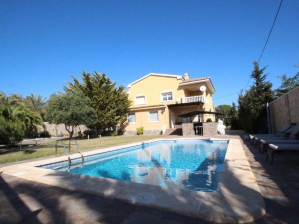 5 Bedroom 5 Bathroom Villa in Orihuela Costa - Caza De Casa