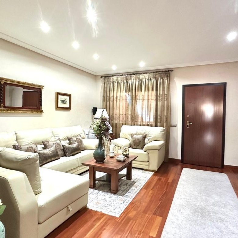 4 Bedroom 3 Bathroom Town House in Torrevieja - Caza De Casa