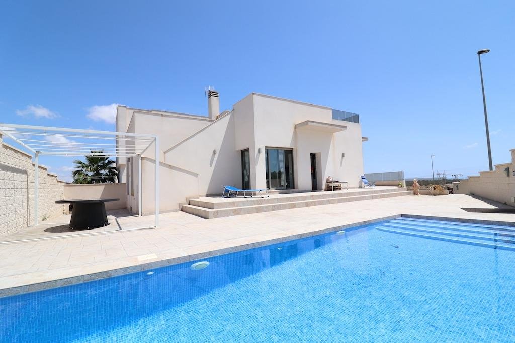 3 Bedroom 2 Bathroom Villa in San Miguel de Salinas - Caza De Casa