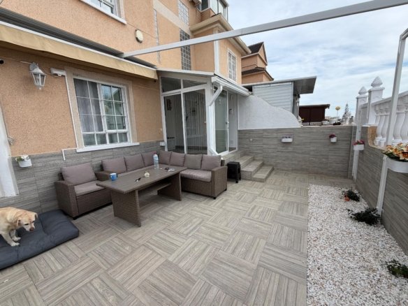 4 Bedroom 3 Bathroom Town House in Orihuela Costa - Caza De Casa