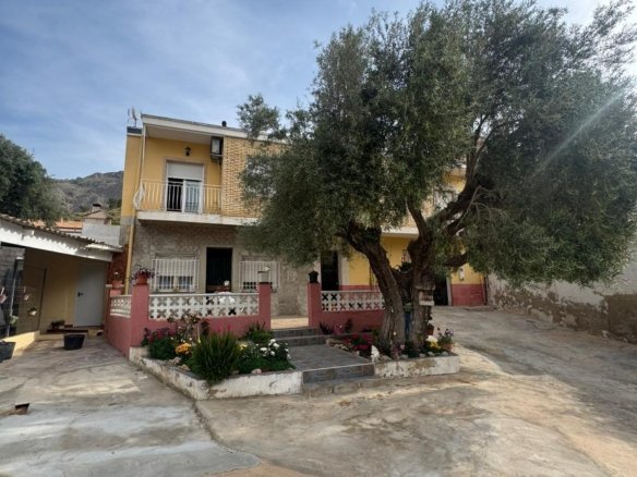 8 Bed 3 Bath Town House in Orihuela - Caza De Casa