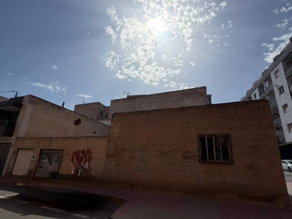160 m² Land in Torrevieja - Caza De Casa
