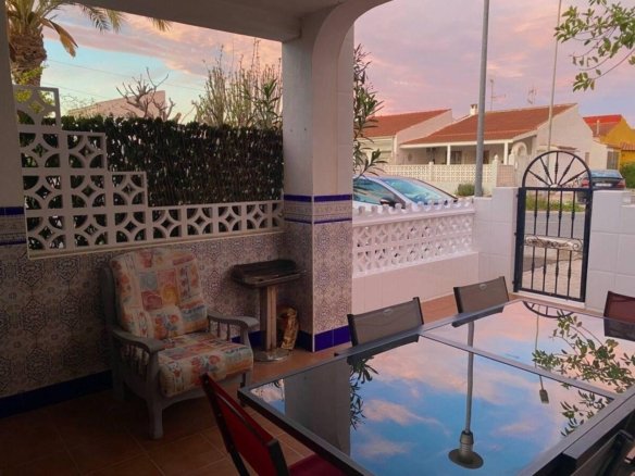 2 Bed 1 Bath Town House in Torrevieja - Caza De Casa