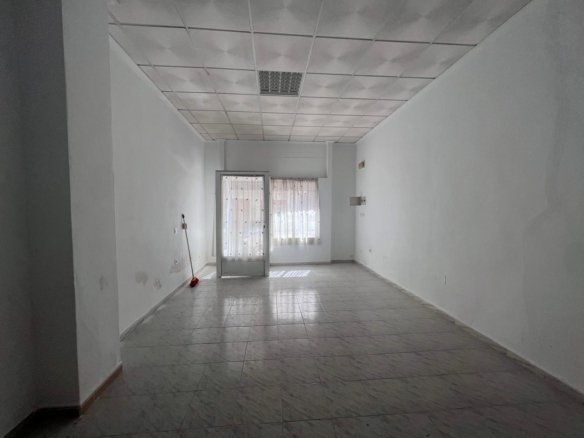 Commercial in Torrevieja - Caza De Casa