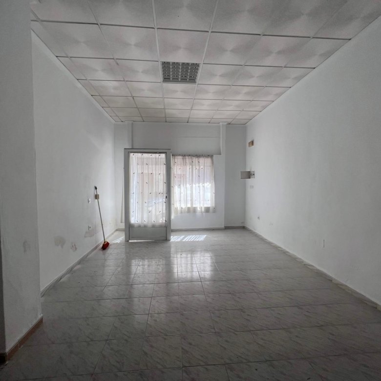 Commercial in Torrevieja - Caza De Casa