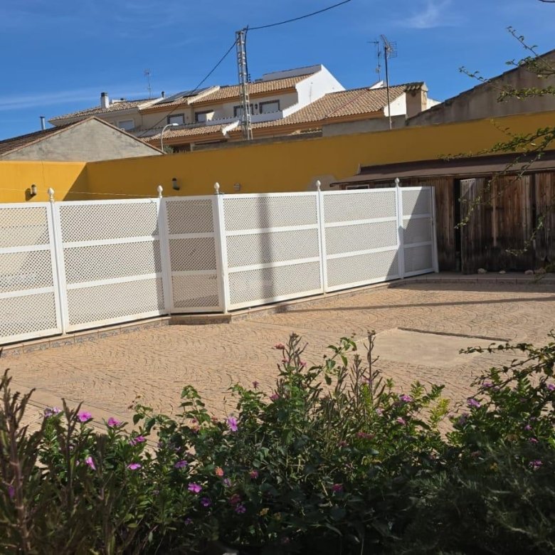 4 Bed 2 Bath Villa in Pilar de La Horadada - Caza De Casa