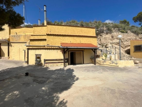 3 Bedroom 1 Bathroom Country House in Abanilla - Caza De Casa