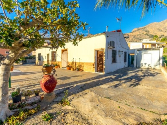 4 Bed 2 Bath Finca in Orihuela - Caza De Casa