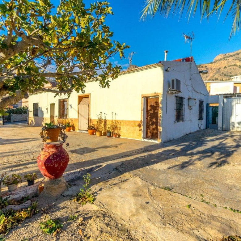4 Bed 2 Bath Finca in Orihuela - Caza De Casa