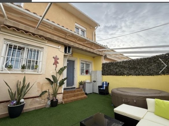 4 Bedroom 3 Bathroom Town House in Orihuela Costa - Caza De Casa