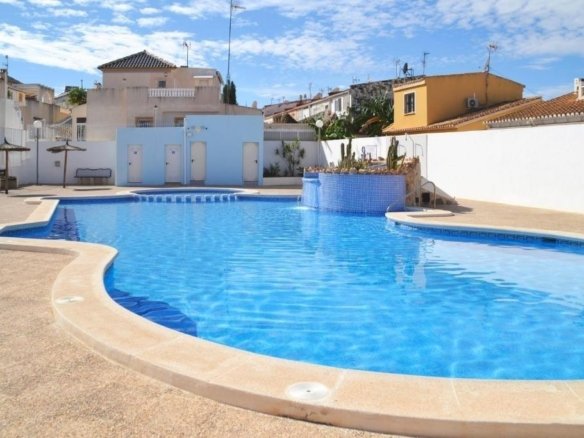 3 Bedroom 2 Bathroom Town House in Torrevieja - Caza De Casa