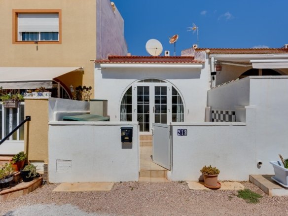1 Bedroom 1 Bathroom Town House in Torrevieja - Caza De Casa