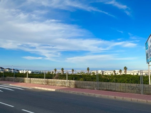 4 Bedroom 3 Bathroom Town House in Torrevieja - Caza De Casa