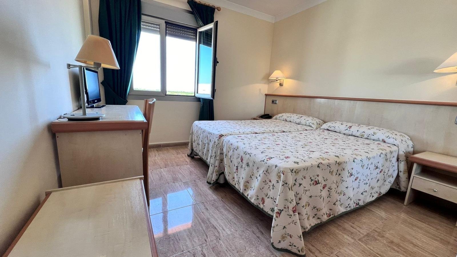 33 Bed Commercial in Los Montesinos - Caza De Casa