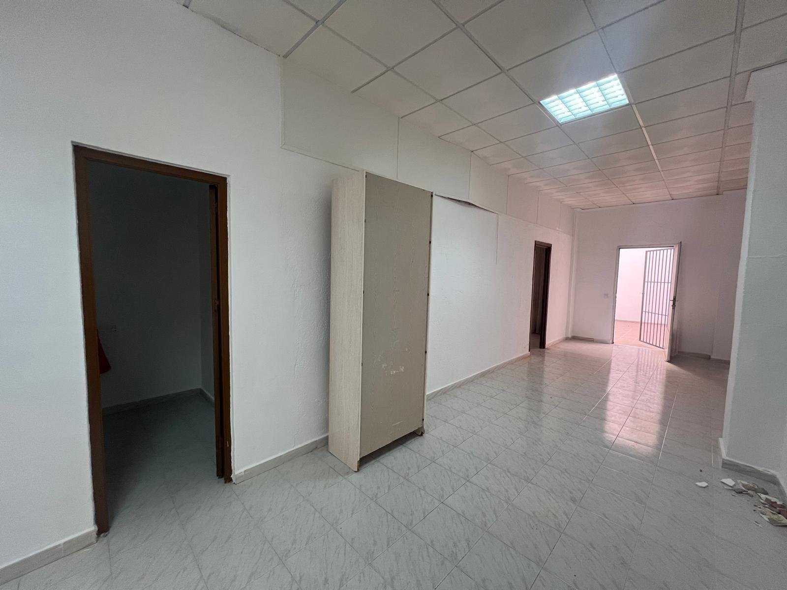 Commercial in Torrevieja - Caza De Casa