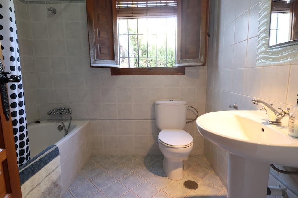 4 Bedroom 2 Bathroom Villa in Orihuela Costa - Caza De Casa