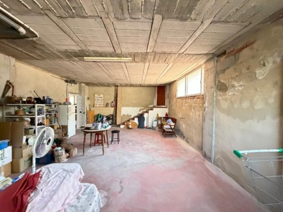 Commercial in Torrevieja - Caza De Casa