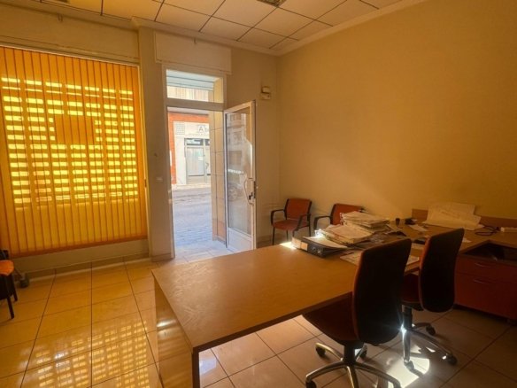 1 Bath Commercial in Bigastro - Caza De Casa