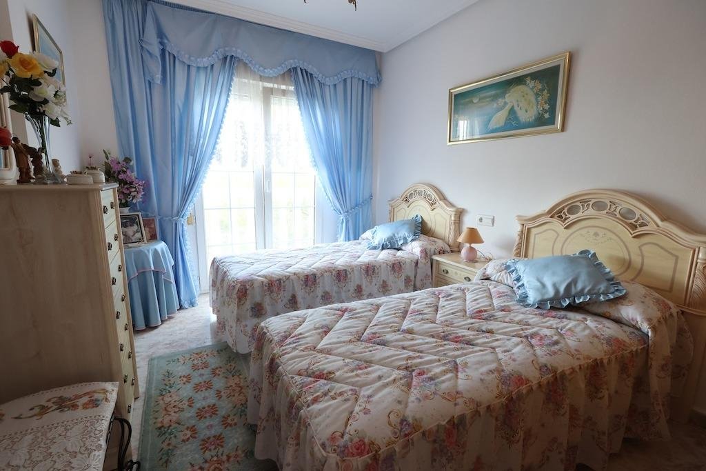 5 Bedroom 4 Bathroom Villa in Orihuela Costa - Caza De Casa