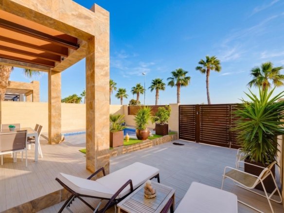 3 Bedroom 3 Bathroom Villa in Ciudad Quesada - Caza De Casa