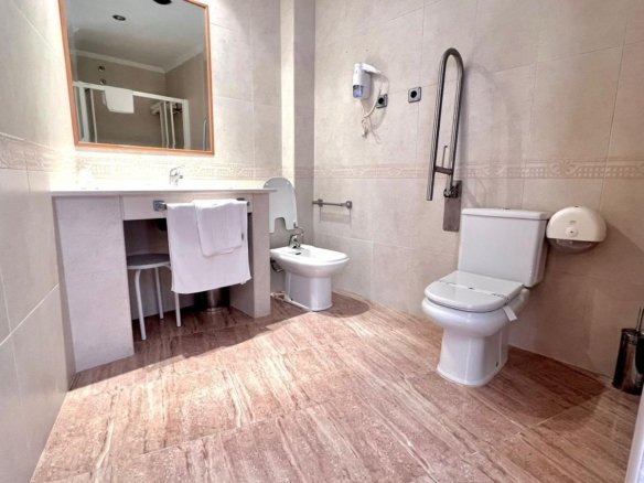 33 Bed Commercial in Los Montesinos - Caza De Casa