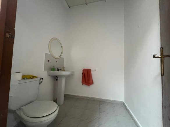 Commercial in Torrevieja - Caza De Casa