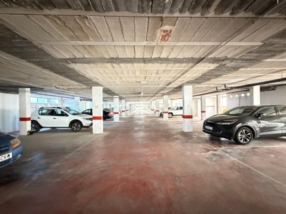Commercial in Torrevieja - Caza De Casa