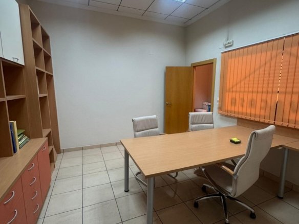 1 Bath Commercial in Bigastro - Caza De Casa