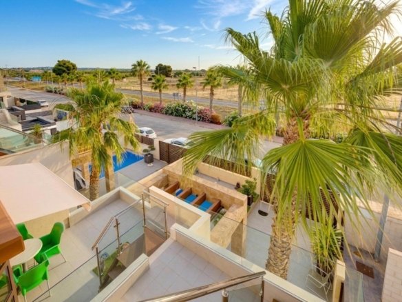 3 Bedroom 3 Bathroom Villa in Ciudad Quesada - Caza De Casa