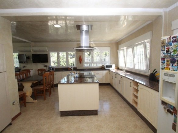 5 Bedroom 5 Bathroom Villa in Orihuela Costa - Caza De Casa