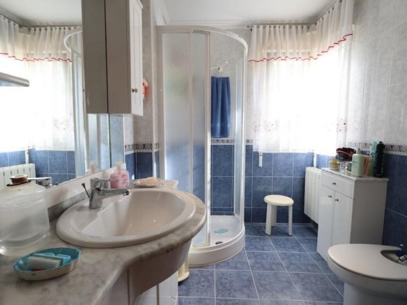 5 Bedroom 4 Bathroom Villa in Orihuela Costa - Caza De Casa