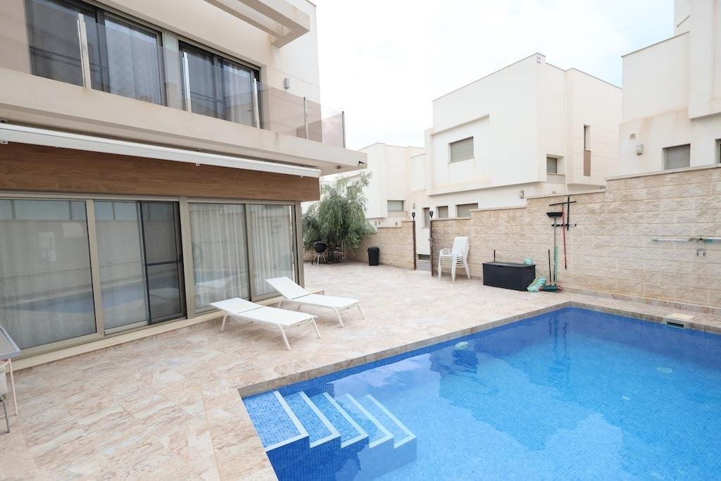 3 Bedroom 3 Bathroom Villa in Orihuela Costa - Caza De Casa