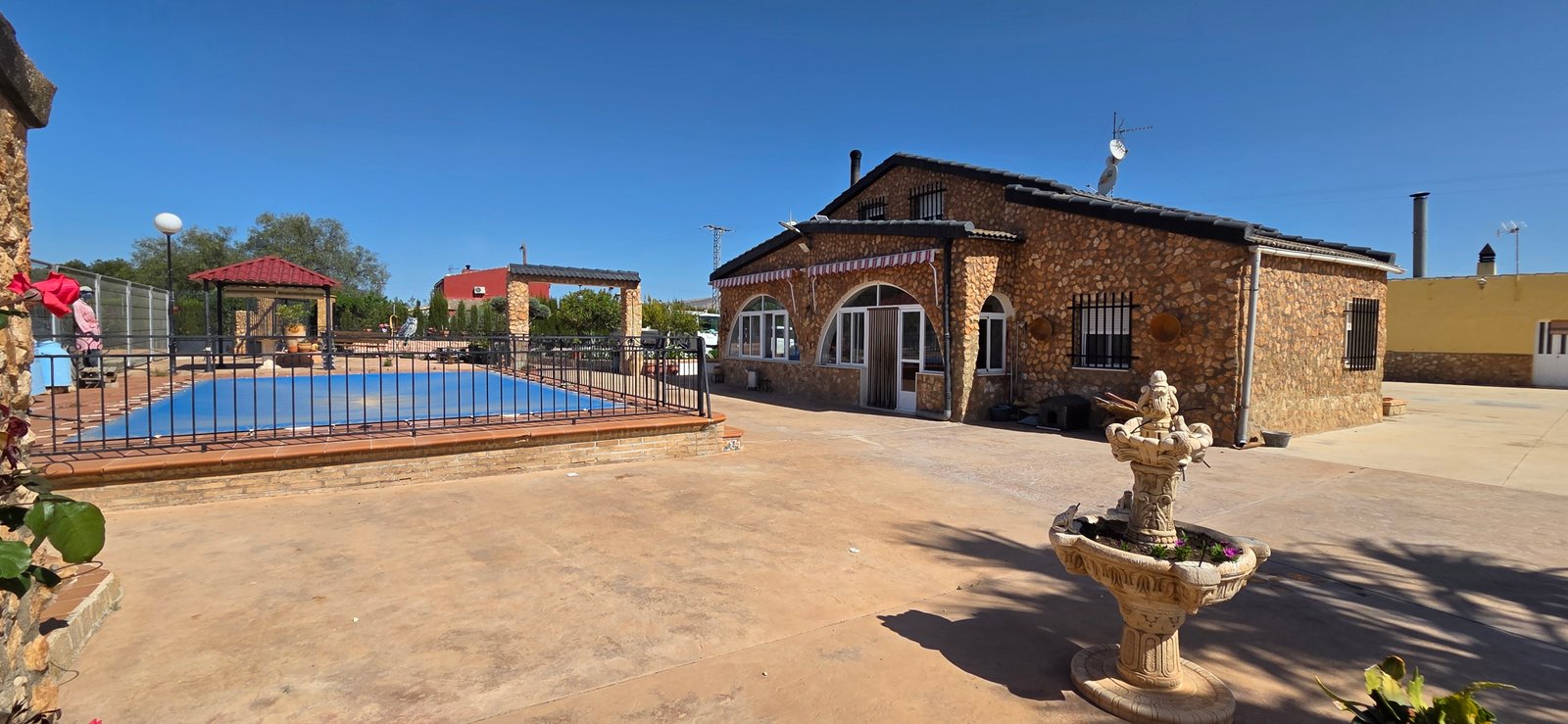 6 Bedroom 3 Bathroom Country House in Yecla - Caza De Casa