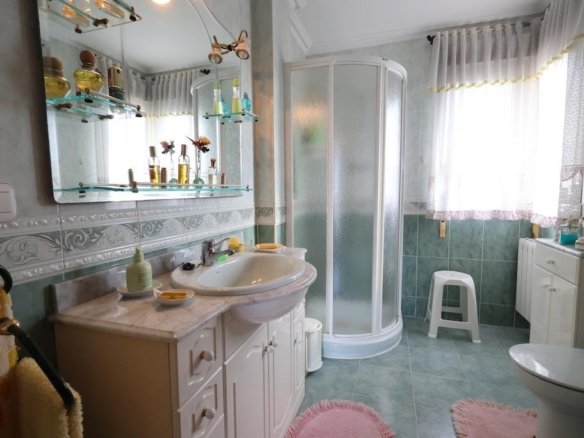 5 Bedroom 4 Bathroom Villa in Orihuela Costa - Caza De Casa