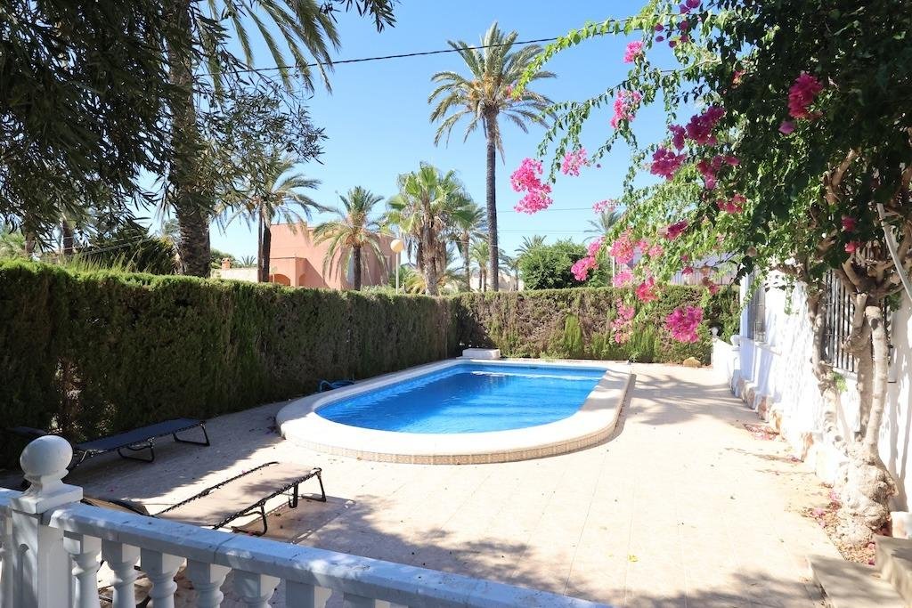 4 Bedroom 2 Bathroom Villa in Orihuela Costa - Caza De Casa
