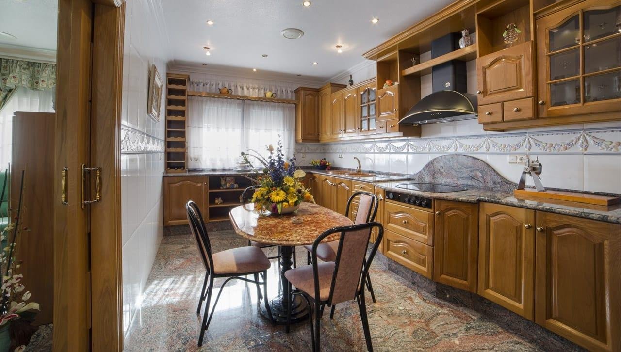 5 Bedroom 5 Bathroom Town House in Los Alcazares - Caza De Casa