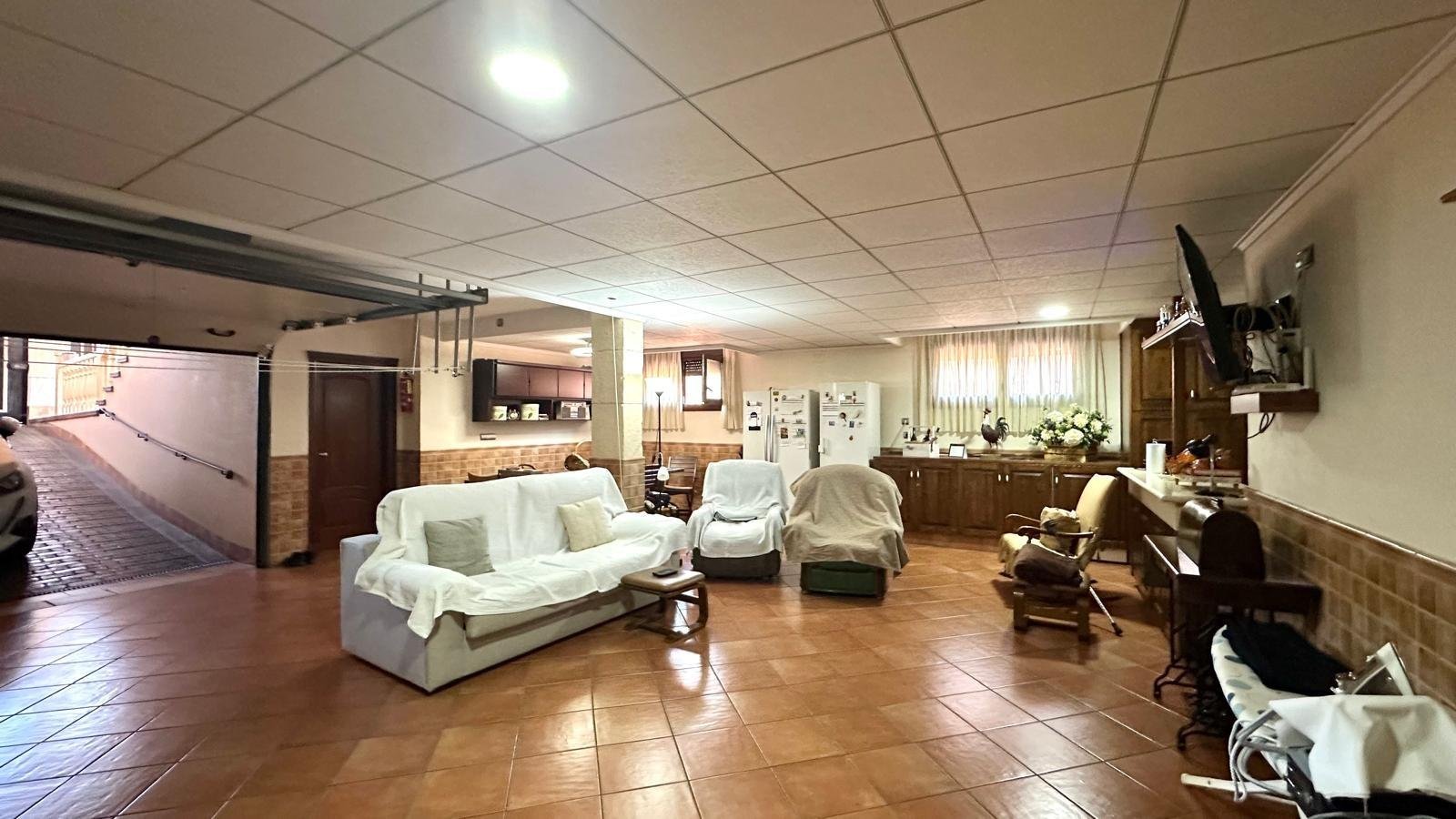 2-18 4 Bedroom 3 Bathroom Town House in Torrevieja - Caza De Casa