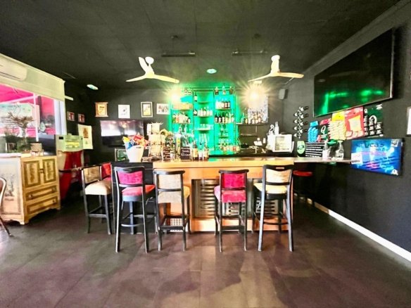 Commercial in Orihuela Costa - Caza De Casa