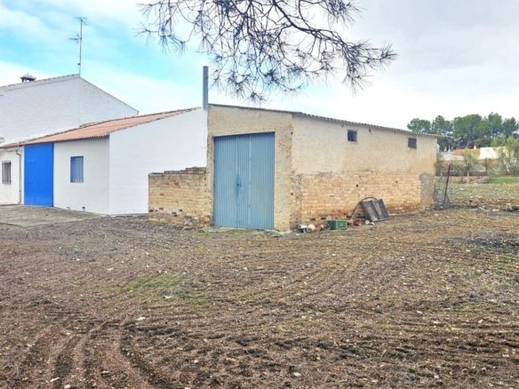 7 Bedroom 2 Bathroom Villa in Arenas Del Rey - Caza De Casa