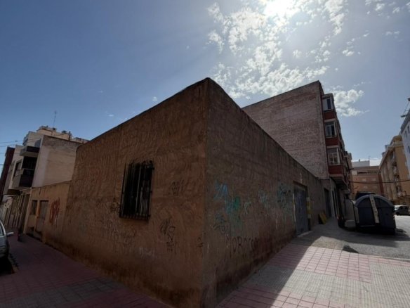 160 m² Land in Torrevieja - Caza De Casa