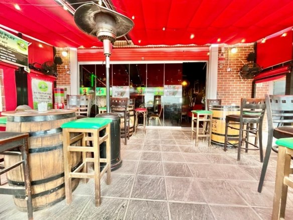 Commercial in Orihuela Costa - Caza De Casa