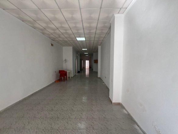 Commercial in Torrevieja - Caza De Casa