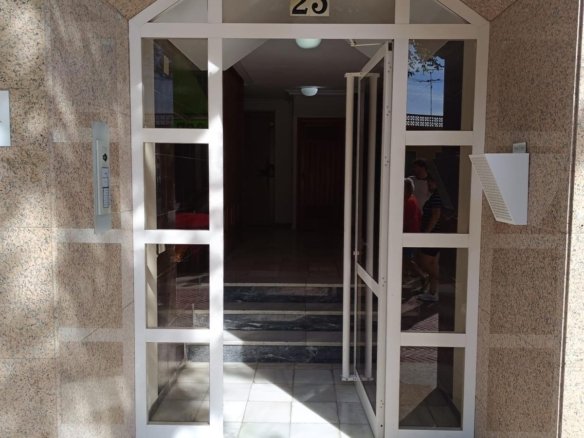Commercial in El Altet - Caza De Casa