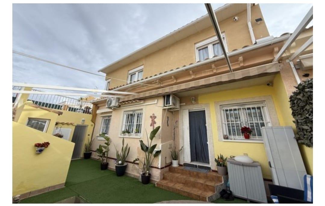 4 Bedroom 3 Bathroom Town House in Orihuela Costa - Caza De Casa