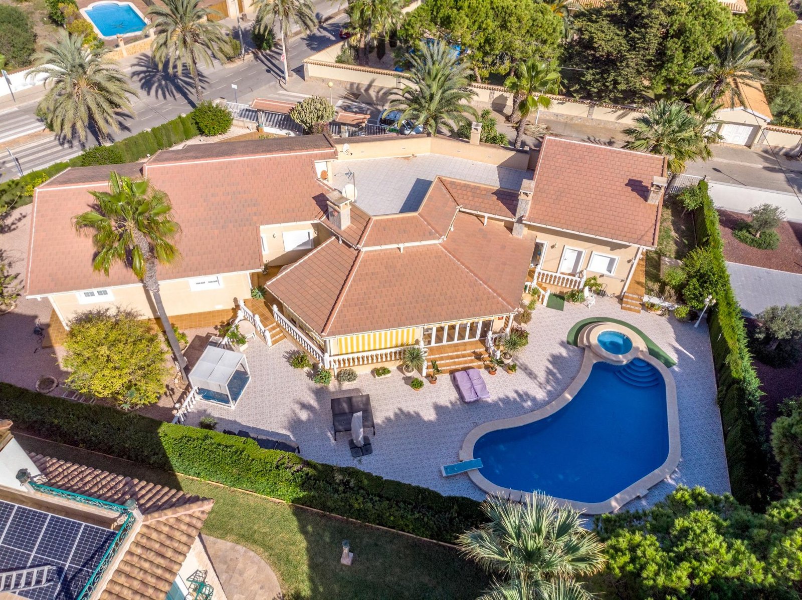 3 Bedroom 4 Bathroom Villa in Cabo Roig - Caza De Casa