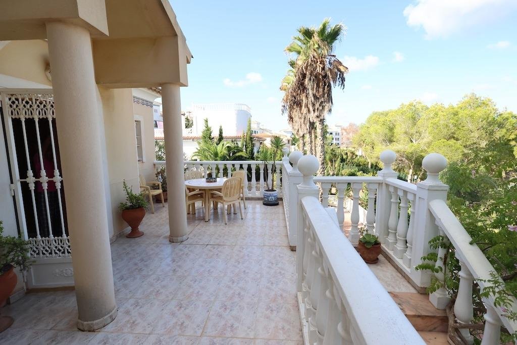 5 Bedroom 4 Bathroom Villa in Orihuela Costa - Caza De Casa