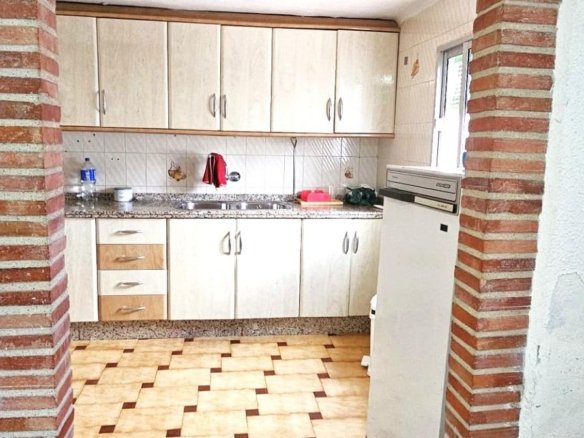 7 Bedroom 2 Bathroom Villa in Arenas Del Rey - Caza De Casa